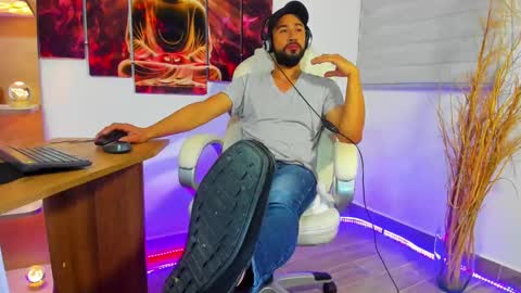 ALESSANDRO  WYE online show from 01-14-25, 05:08