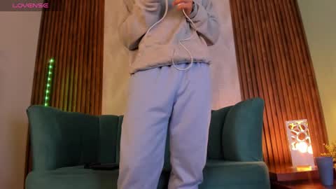 Alessandro Dybala online show from 01-24-25, 12:20