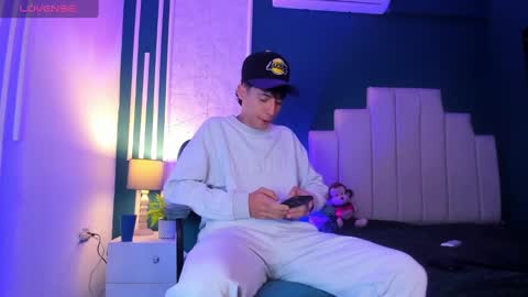 Alessandro Dybala online show from 02-19-25, 11:38