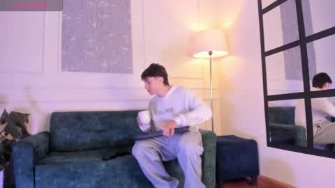 Alessandro Dybala online show from 11-18-25, 12:31