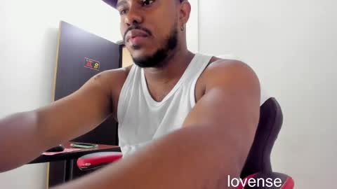 Snapshot of alessandro_hamed chatting on 06-01-26, 02:41 alessandro hamed online show from 06-01-26, 02:41