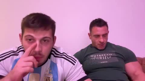 Snapshot of alessandrobuilder chatting on 12-17-24, 11:27 Alessandrobuilder online show from 12-17-24, 11:27