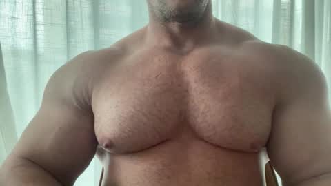 Snapshot of alessandrobuilder chatting on 09-09-25, 01:10 Alessandrobuilder online show from 09-09-25, 01:10