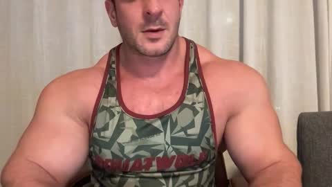 Snapshot of alessandrobuilder chatting on 09-28-25, 08:25 Alessandrobuilder online show from 09-28-25, 08:25