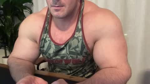 Snapshot of alessandrobuilder chatting on 10-14-25, 07:36 Alessandrobuilder online show from 10-14-25, 07:36