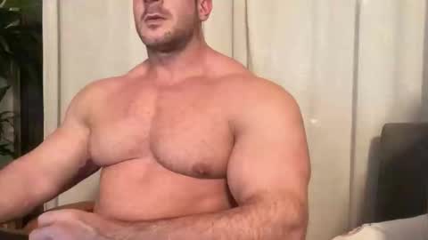 Snapshot of alessandrobuilder chatting on 11-06-25, 12:11 Alessandrobuilder online show from 11-06-25, 12:11