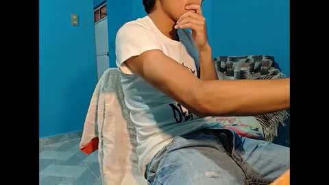 Snapshot of alessandrodmv chatting on 10-02-25, 06:09 alessandrodmv online show from 10-02-25, 06:09