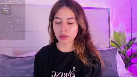 Snapshot of alessia_blazee30 chatting on 07-25-26, 07:11 Alessia online show from 07-25-26, 07:11