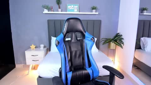 A L E S S I A online show from 02-19-25, 08:41