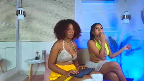 Snapshot of alessia_moon1 chatting on 10-21-25, 05:57 Alejandra online show from 10-21-25, 05:57