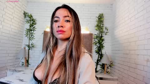 Snapshot of alessia_taylorr chatting on 01-16-25, 11:37 Alessia  Everyday From 0530 to 1430 Col Time online show from 01-16-25, 11:37