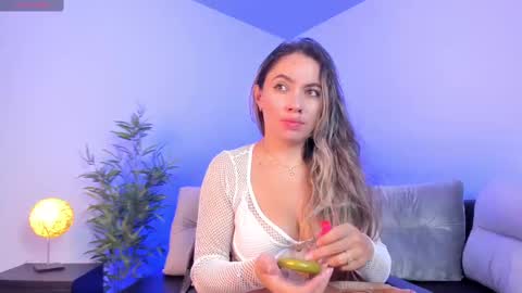 Snapshot of alessia_taylorr chatting on 02-18-25, 11:22 Alessia  Everyday From 0530 to 1430 Col Time online show from 02-18-25, 11:22