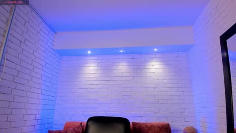 Snapshot of alessia_taylorr chatting on 11-19-25, 11:54 Alessia Everyday From 0530 to 1430 Col Time online show from 11-19-25, 11:54