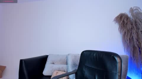 Snapshot of alessia_taylorr chatting on 12-02-25, 11:48 Alessia Everyday From 0530 to 1430 Col Time online show from 12-02-25, 11:48