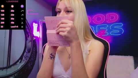 alessiacroft online show from 11-27-25, 05:42