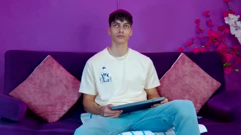 Alessio online show from 11-28-25, 12:19