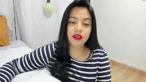 Snapshot of aleteacher chatting on 02-11-25, 02:35 Alejandra online show from 02-11-25, 02:35