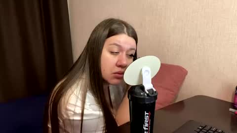 Aletta Oushen online show from 12-19-24, 10:56