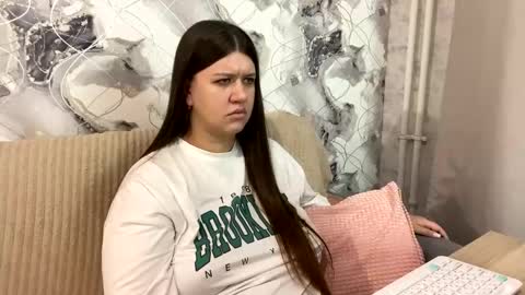 Aletta Oushen online show from 02-17-25, 05:53