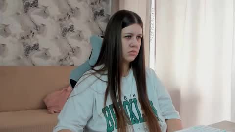 Aletta Oushen online show from 09-11-25, 10:26