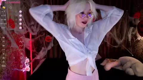 Snapshot of alettaeve chatting on 10-25-25, 03:51 Lola online show from 10-25-25, 03:51