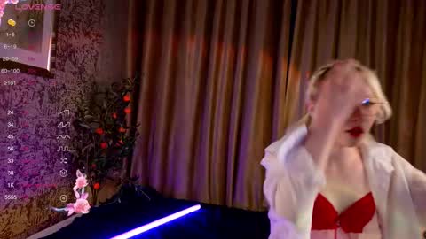 Snapshot of alettaeve chatting on 11-23-25, 03:01 Lola online show from 11-23-25, 03:01