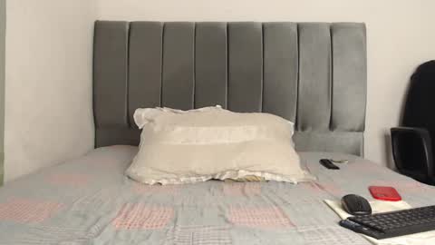 Owen online show from 01-06-25, 04:04