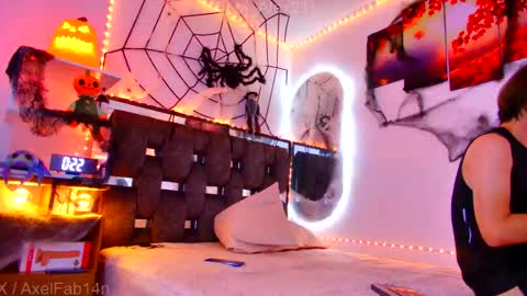 sneider online show from 10-18-25, 08:31