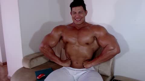 Snapshot of alex_bigcumvez chatting on 12-04-24, 07:34 perseuz online show from 12-04-24, 07:34