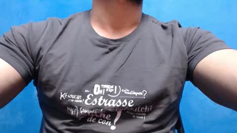 Snapshot of alex_blu chatting on 10-19-25, 07:42 Alex online show from 10-19-25, 07:42