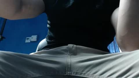 Snapshot of alex_blu chatting on 12-18-25, 11:05 Alex online show from 12-18-25, 11:05