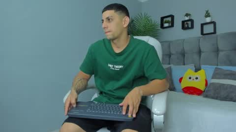Snapshot of alex_cute77 chatting on 05-21-26, 12:12 alex online show from 05-21-26, 12:12