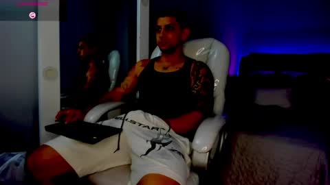 Snapshot of alex_cute77 chatting on 06-02-26, 12:18 alex online show from 06-02-26, 12:18