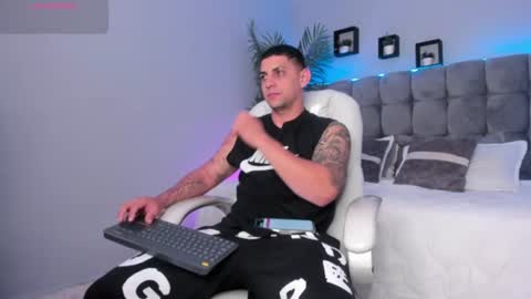 alex online show from 07-20-26, 01:02