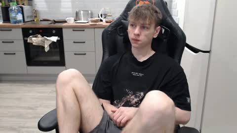 Snapshot of alex_gotcha chatting on 12-01-24, 05:13 Alex online show from 12-01-24, 05:13