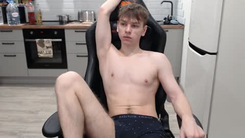 Snapshot of alex_gotcha chatting on 12-08-24, 01:02 Alex online show from 12-08-24, 01:02