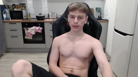 Snapshot of alex_gotcha chatting on 12-21-24, 03:25 Alex online show from 12-21-24, 03:25