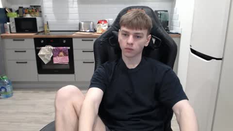 Snapshot of alex_gotcha chatting on 12-22-24, 09:42 Alex online show from 12-22-24, 09:42