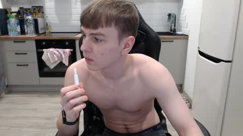 Snapshot of alex_gotcha chatting on 12-27-24, 09:39 Alex online show from 12-27-24, 09:39