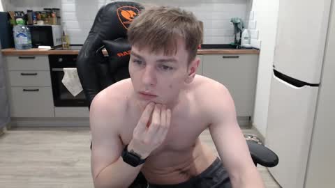 Snapshot of alex_gotcha chatting on 12-28-24, 10:36 Alex online show from 12-28-24, 10:36