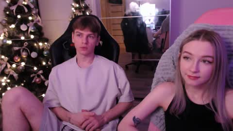 Snapshot of alex_gotcha chatting on 01-12-25, 03:17 Alex online show from 01-12-25, 03:17