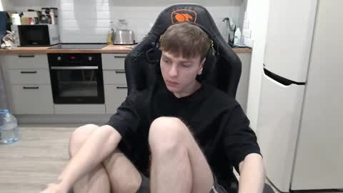 Snapshot of alex_gotcha chatting on 02-10-25, 05:30 Alex online show from 02-10-25, 05:30