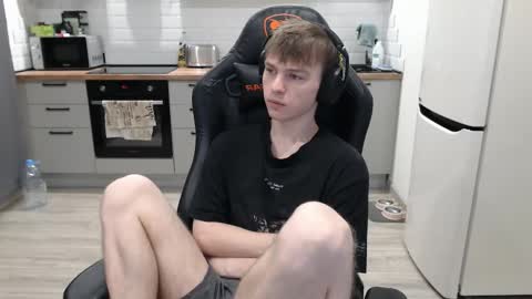 Snapshot of alex_gotcha chatting on 02-17-25, 03:47 Alex online show from 02-17-25, 03:47