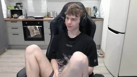 Snapshot of alex_gotcha chatting on 02-18-25, 06:26 Alex online show from 02-18-25, 06:26