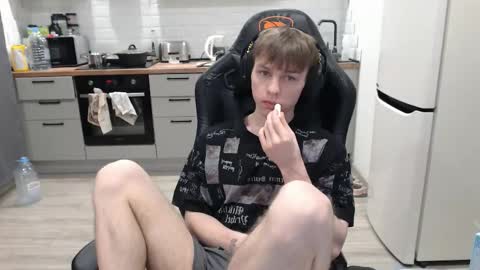 Snapshot of alex_gotcha chatting on 02-26-25, 06:43 Alex online show from 02-26-25, 06:43