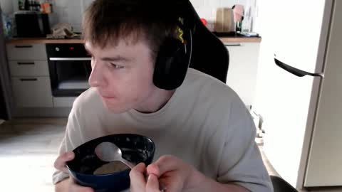 Snapshot of alex_gotcha chatting on 09-09-25, 06:13 Alex online show from 09-09-25, 06:13