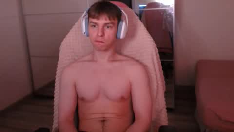 Snapshot of alex_gotcha chatting on 09-17-25, 08:43 Alex online show from 09-17-25, 08:43