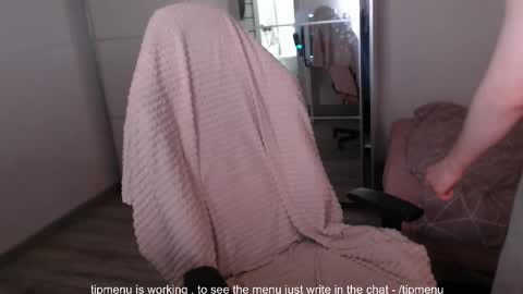 Snapshot of alex_gotcha chatting on 09-19-25, 08:53 Alex online show from 09-19-25, 08:53