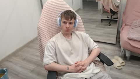 Snapshot of alex_gotcha chatting on 09-22-25, 10:23 Alex online show from 09-22-25, 10:23