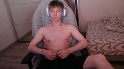 Snapshot of alex_gotcha chatting on 10-04-25, 07:12 Alex online show from 10-04-25, 07:12